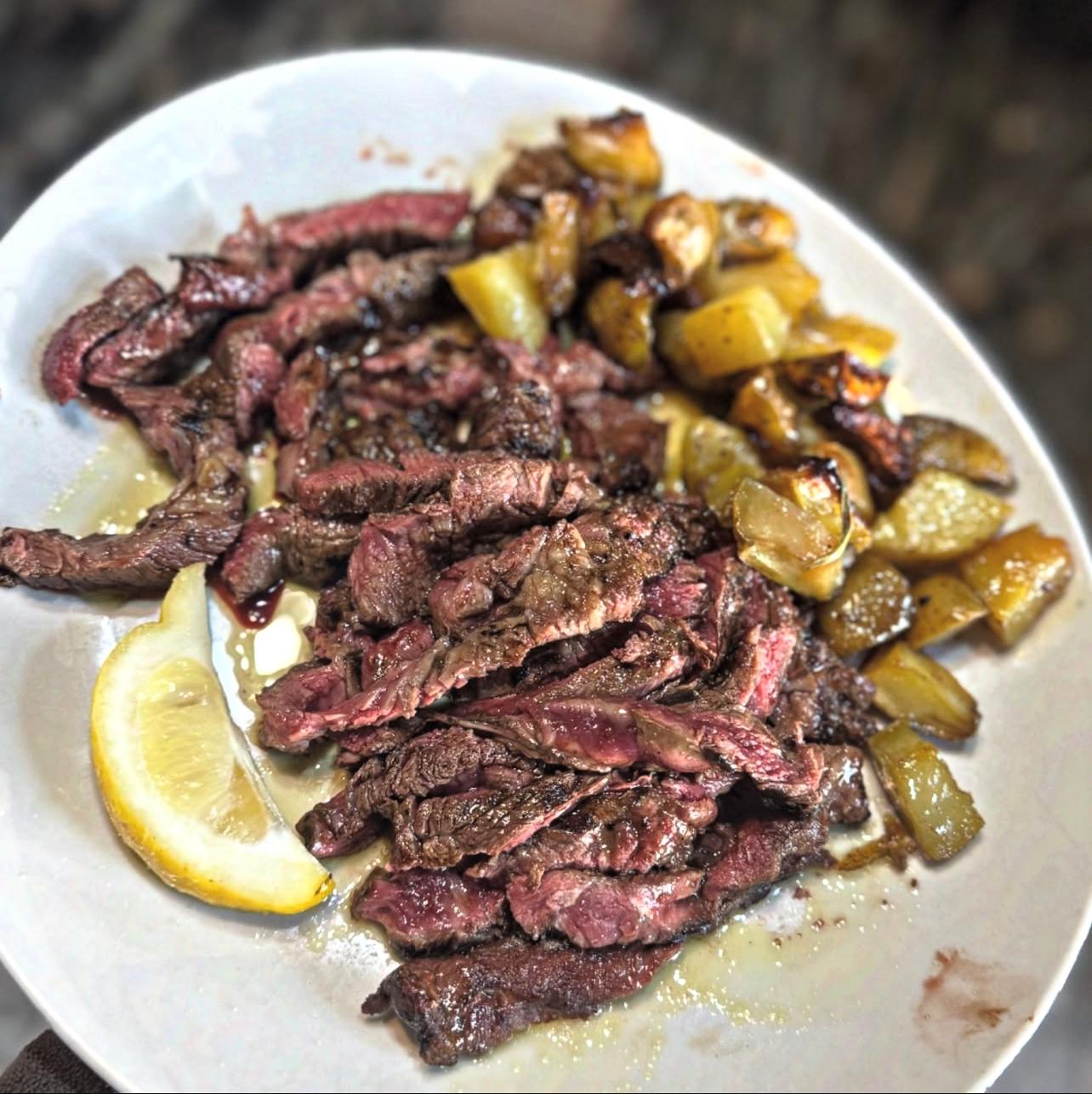 Carne alla griglia e sapori italiani